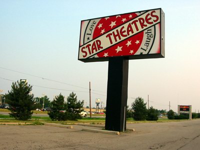 AMC Star Gratiot 15 - Sign